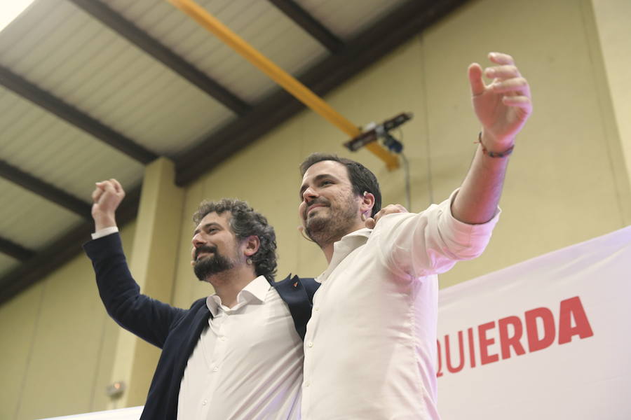 Fotos: Alberto Garzón y José Sarrión en un mitin en Valladolid