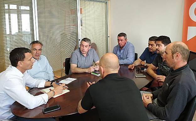 David Martín reunido con el comité de empresa de Nissan esta mañana