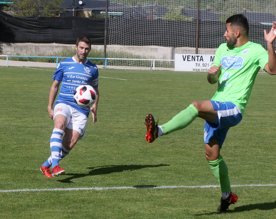Fotos: Empate de La Granja que le vale para la permanencia en la despedida de Mario Zúñiga