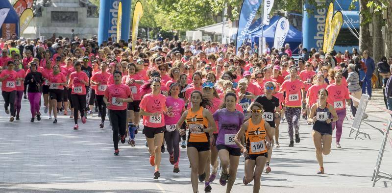 El Campo Grande se tiñó ayer de rosa para disfrutar de la tercera Carrera y Marcha de las Mujeres, que organizó El Norte de Castilla. El triunfo individual fue para Andrea Román (190), pero la clasificación general fue para todas las mujeres.