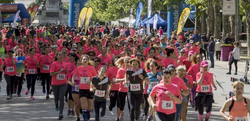 El Campo Grande se tiñó ayer de rosa para disfrutar de la tercera Carrera y Marcha de las Mujeres, que organizó El Norte de Castilla. El triunfo individual fue para Andrea Román (190), pero la clasificación general fue para todas las mujeres.