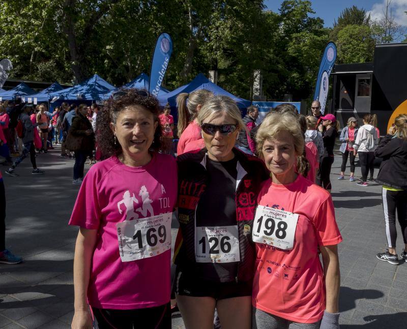 El Campo Grande se tiñó ayer de rosa para disfrutar de la tercera Carrera y Marcha de las Mujeres, que organizó El Norte de Castilla. El triunfo individual fue para Andrea Román (190), pero la clasificación general fue para todas las mujeres.