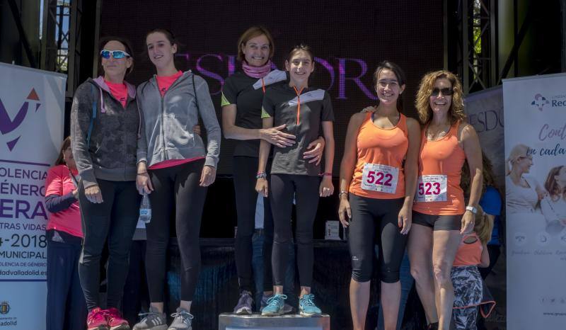 El Campo Grande se tiñó ayer de rosa para disfrutar de la tercera Carrera y Marcha de las Mujeres, que organizó El Norte de Castilla. El triunfo individual fue para Andrea Román (190), pero la clasificación general fue para todas las mujeres.