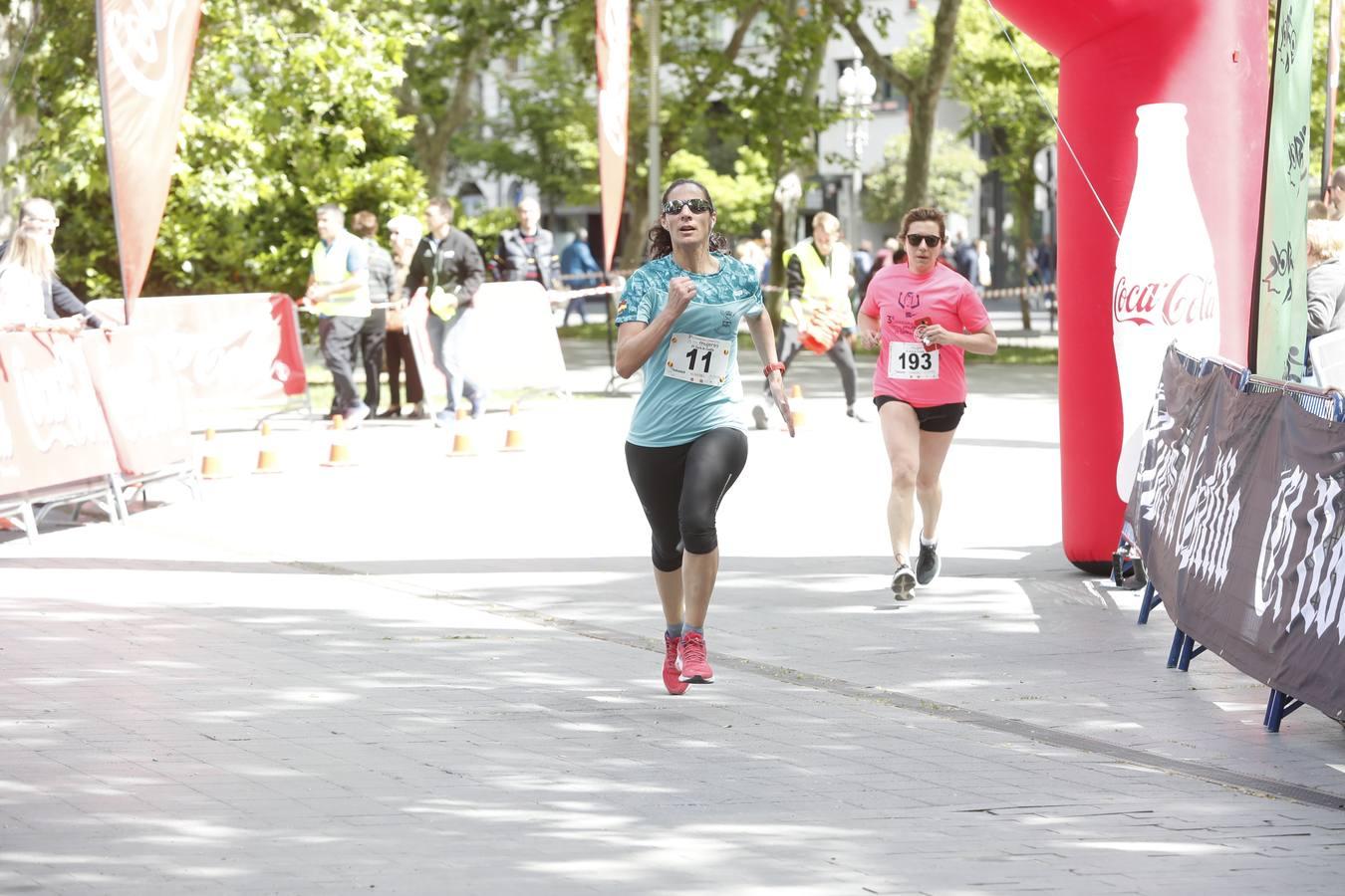 La atleta del club Atletaria Isaac Viciosa, Andrea Román, con un tiempo de 22.05, fue la ganadora de la tercera edición de la Carrera de las Mujeres que se disputó el domingo en las calles de Valladolid.