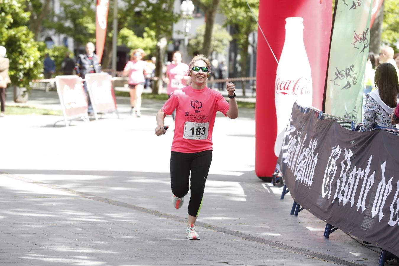 La atleta del club Atletaria Isaac Viciosa, Andrea Román, con un tiempo de 22.05, fue la ganadora de la tercera edición de la Carrera de las Mujeres que se disputó el domingo en las calles de Valladolid.