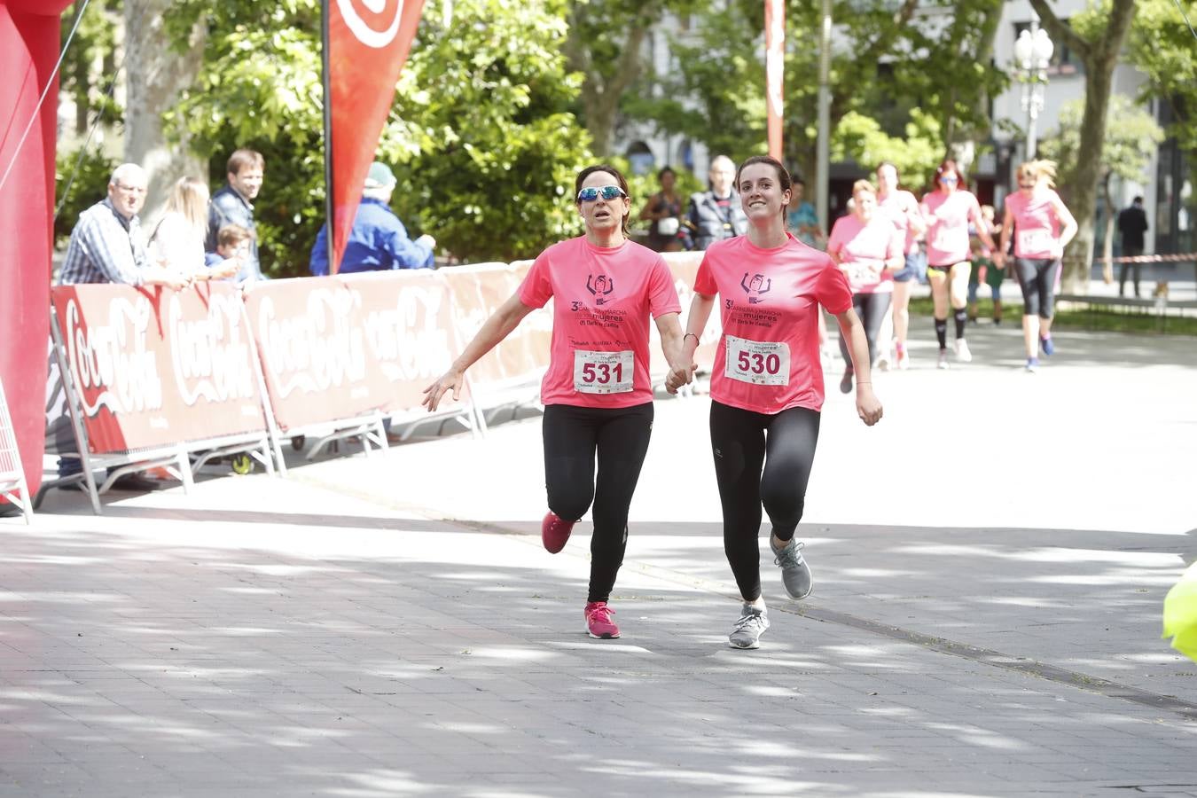 La buena mañana acompañó a las participantes en la Carrera y Marcha de las Mujeres, organizada por El Norte de Castilla. 