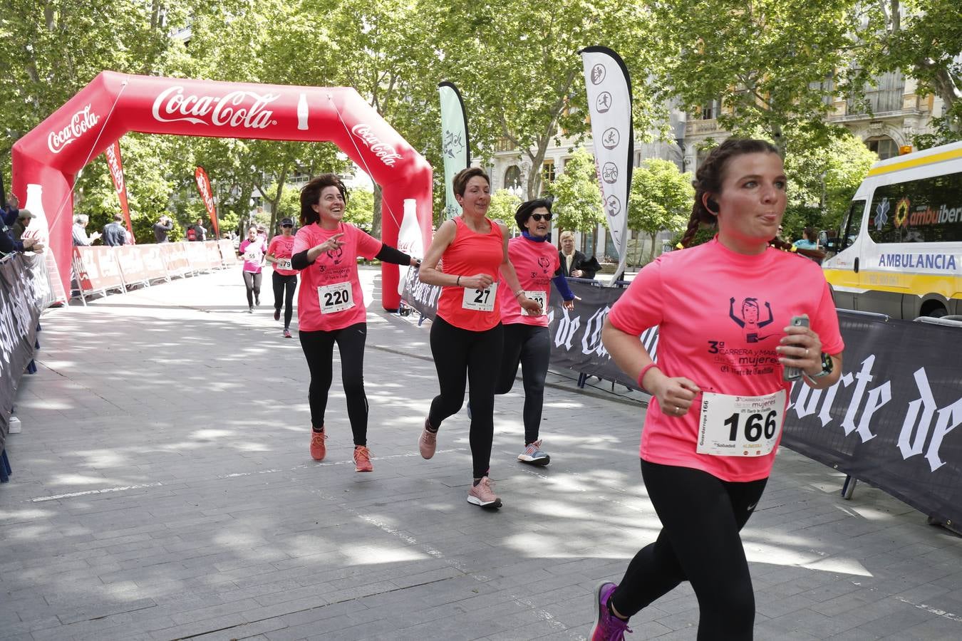 La buena mañana acompañó a las participantes en la Carrera y Marcha de las Mujeres, organizada por El Norte de Castilla. 