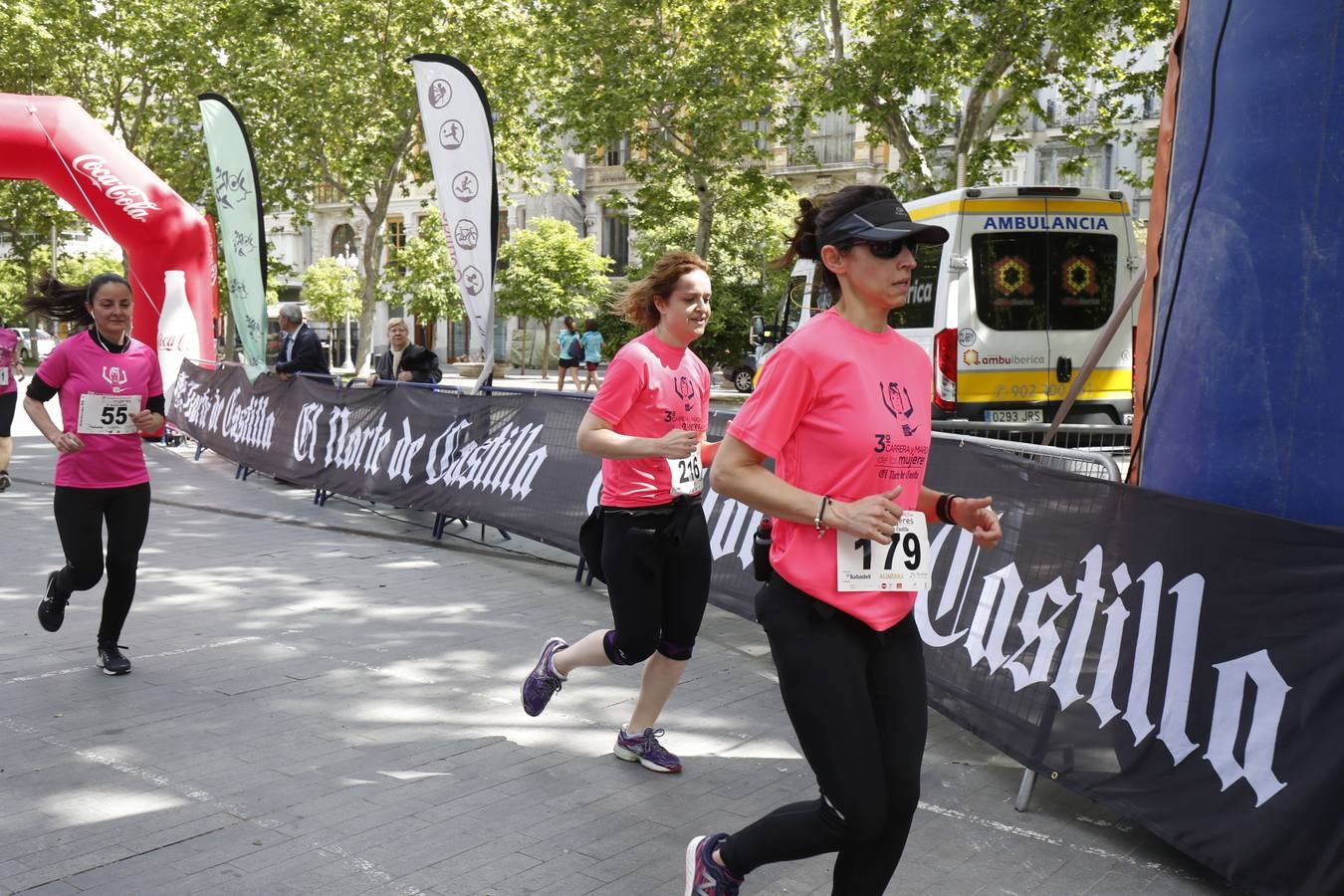 La buena mañana acompañó a las participantes en la Carrera y Marcha de las Mujeres, organizada por El Norte de Castilla. 