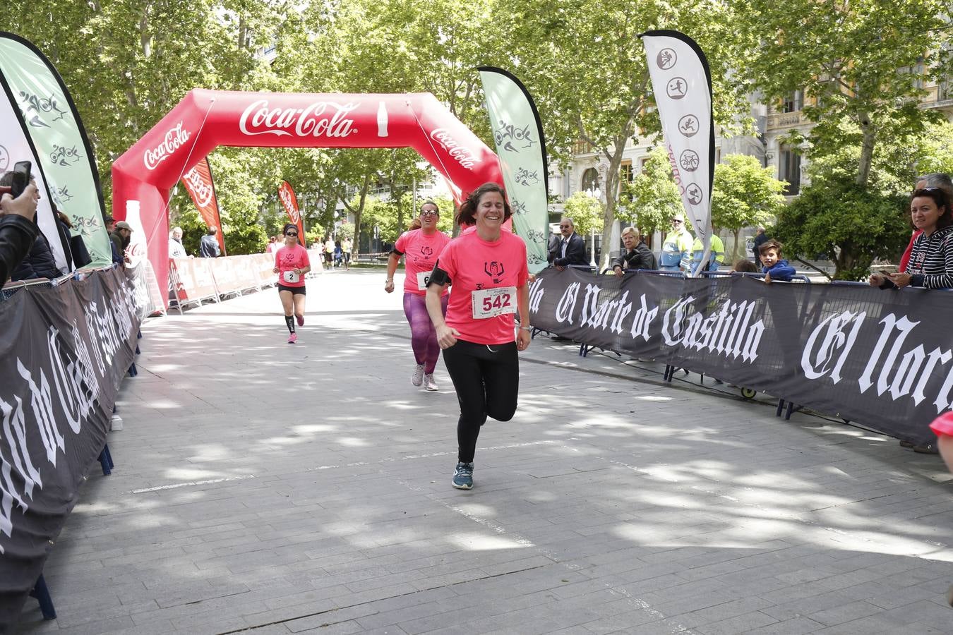 La buena mañana acompañó a las participantes en la Carrera y Marcha de las Mujeres, organizada por El Norte de Castilla. 