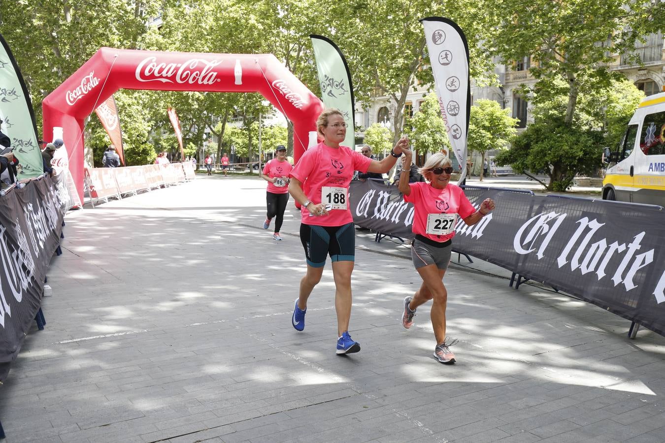 La buena mañana acompañó a las participantes en la Carrera y Marcha de las Mujeres, organizada por El Norte de Castilla. 