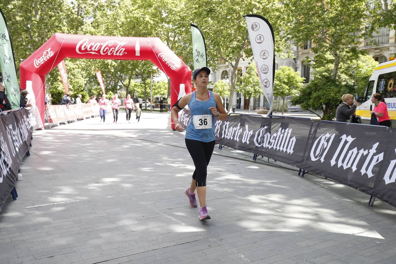 La buena mañana acompañó a las participantes en la Carrera y Marcha de las Mujeres, organizada por El Norte de Castilla. 