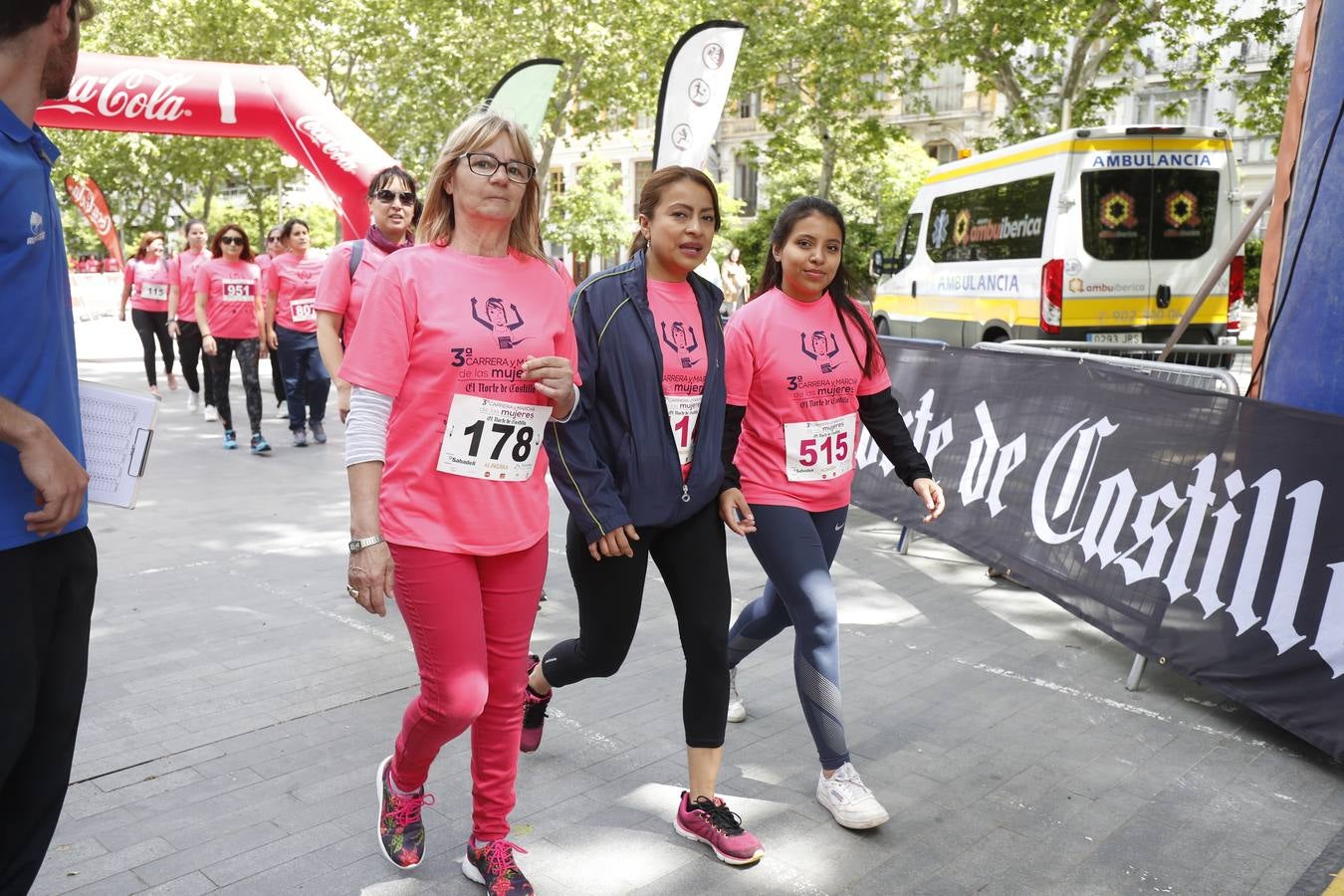 La buena mañana acompañó a las participantes en la Carrera y Marcha de las Mujeres, organizada por El Norte de Castilla. 