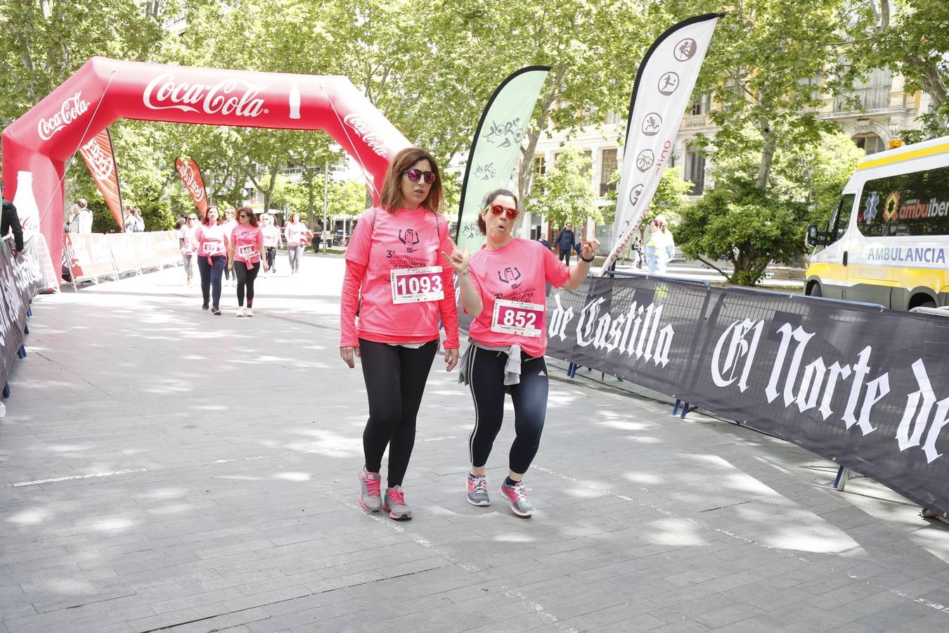 La buena mañana acompañó a las participantes en la Carrera y Marcha de las Mujeres, organizada por El Norte de Castilla. 