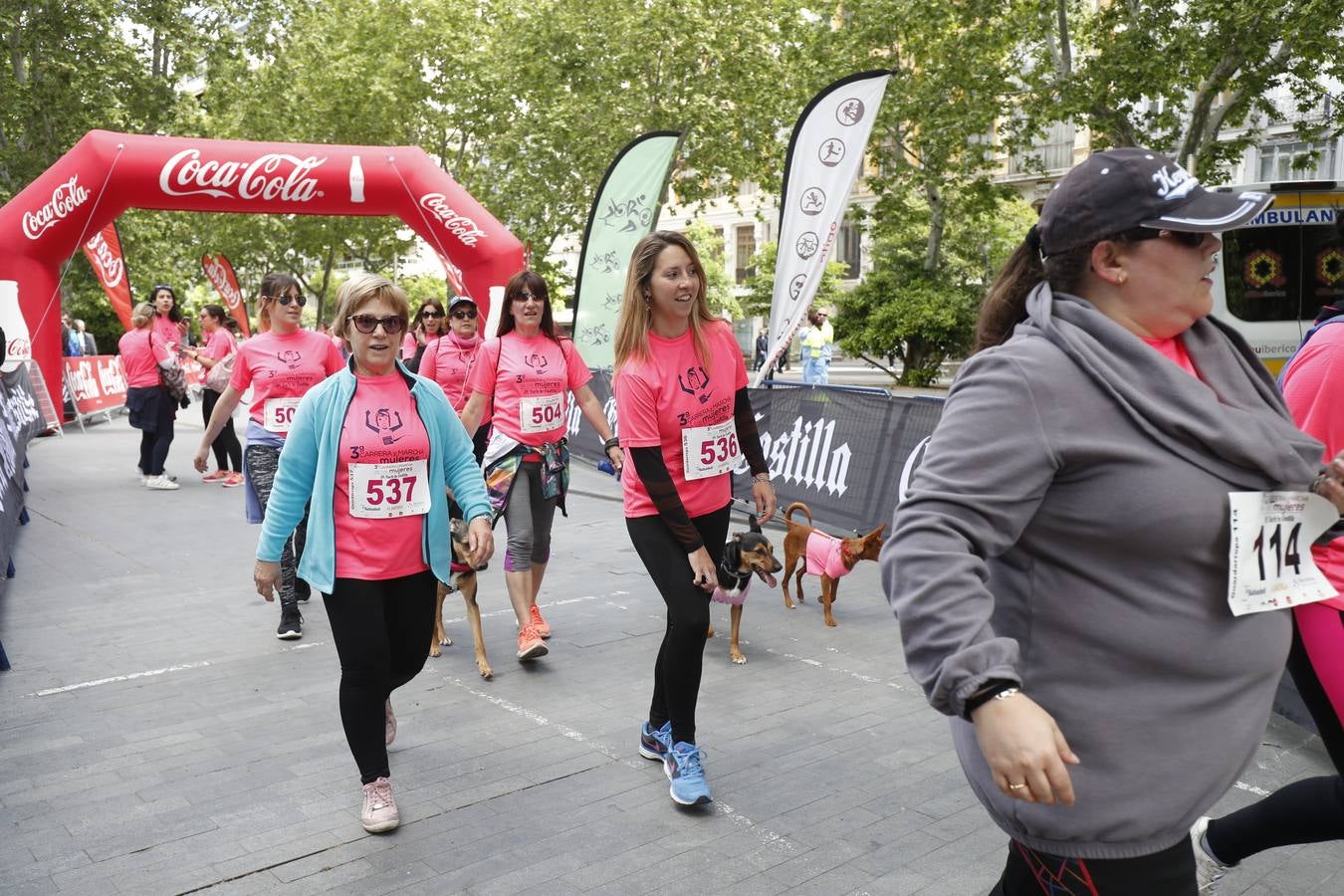 La buena mañana acompañó a las participantes en la Carrera y Marcha de las Mujeres, organizada por El Norte de Castilla. 