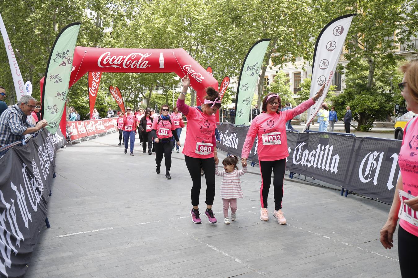 La buena mañana acompañó a las participantes en la Carrera y Marcha de las Mujeres, organizada por El Norte de Castilla. 