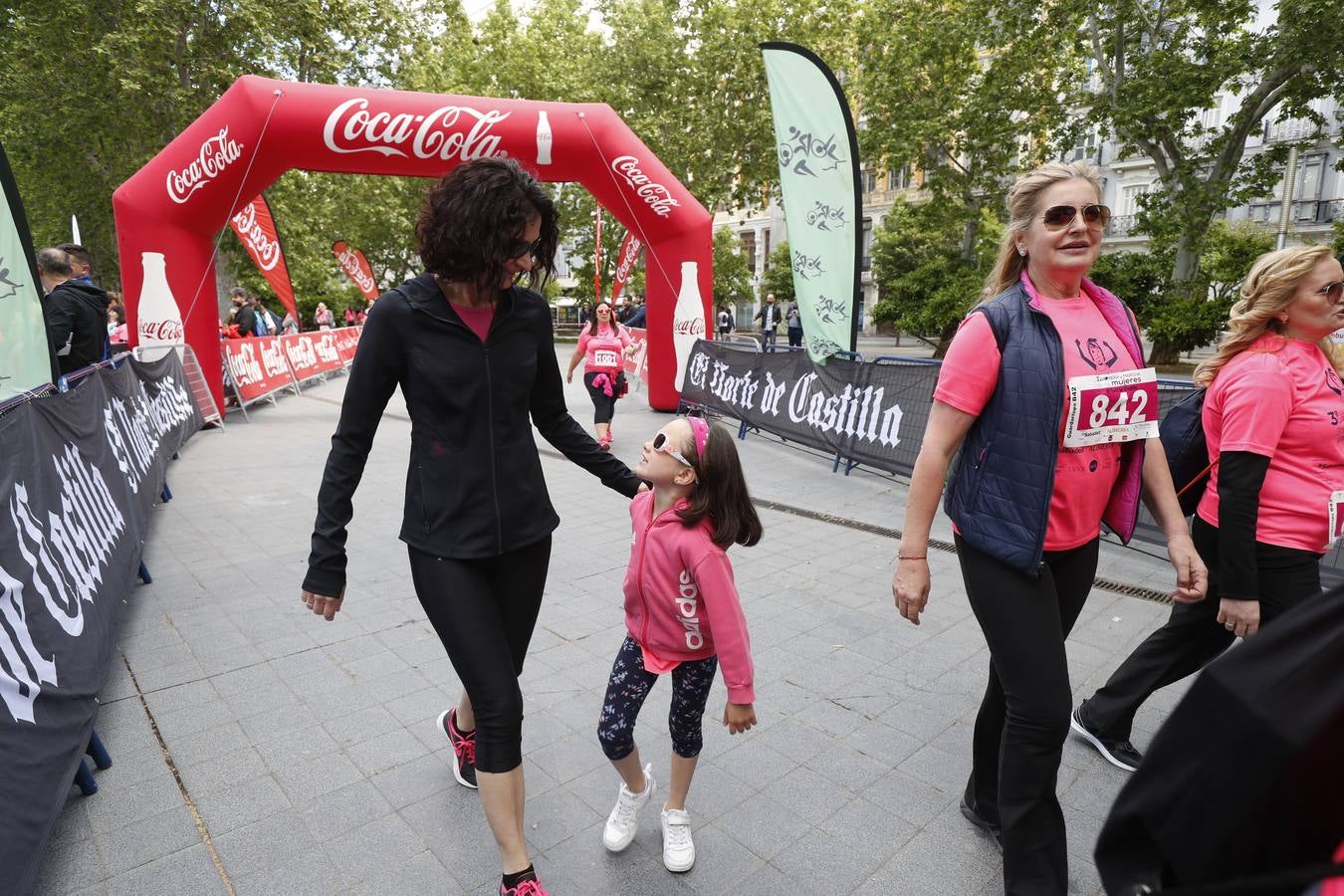 La buena mañana acompañó a las participantes en la Carrera y Marcha de las Mujeres, organizada por El Norte de Castilla. 