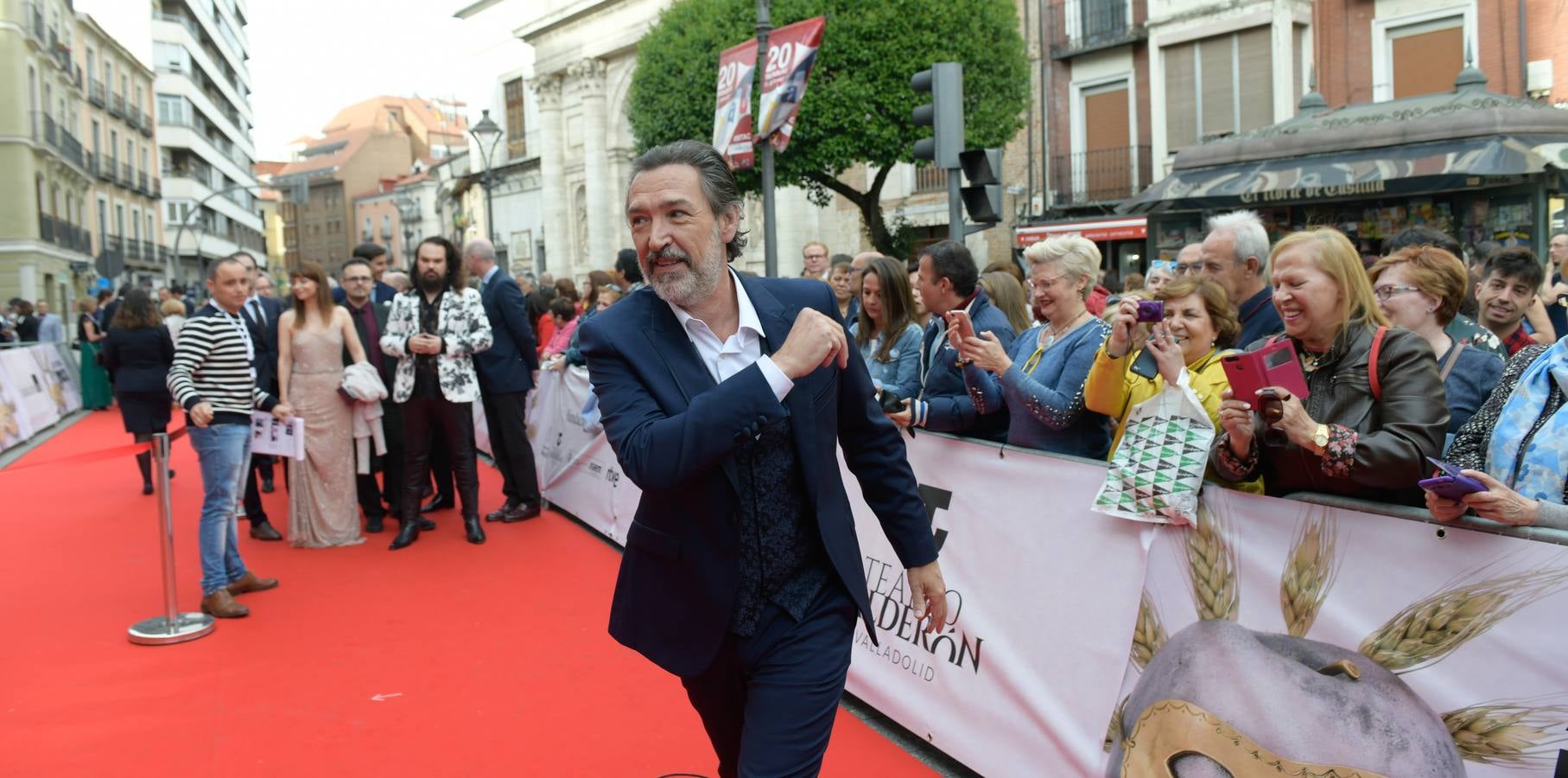 Concha Velasco capitalizó el cariño del público en una pasarela que reunió a nombres conocidos de la escena en el Teatro Calderón 