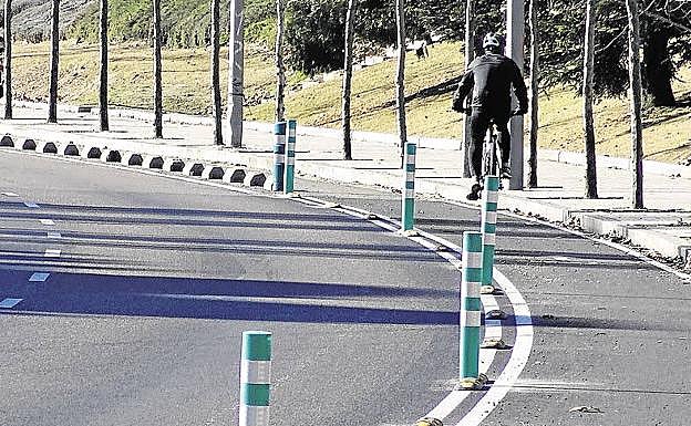 El carril bici de la avenida de Salamanca conectará con nuevas vías por Huerta del Rey y La Victoria. 