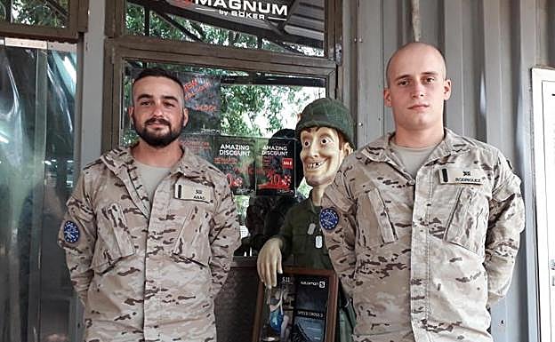 Sergio Abad y Diego Rodríguez, los dos soldados leoneses que han estado destinados en la base de Koulikoro, en Malí, en una misión dela UE. 