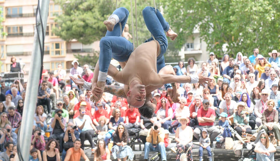 Circo Nuevo Fielato en la Plaza de la Universidad.