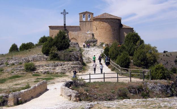 Ermita de San Frutos, en el final del camino. 