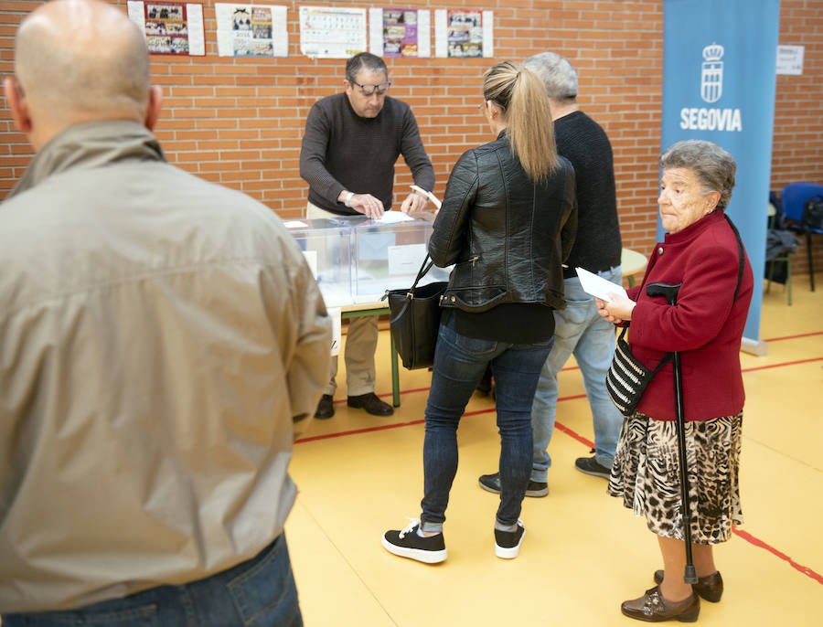 Fotos: Segovia vota en las elecciones municipales, autonómicas y europeas