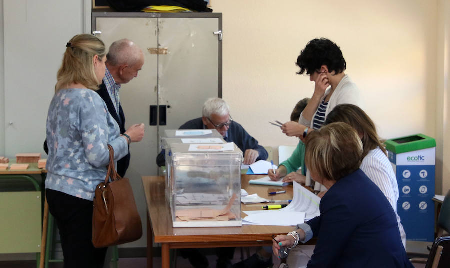 Fotos: Segovia vota en las elecciones municipales, autonómicas y europeas