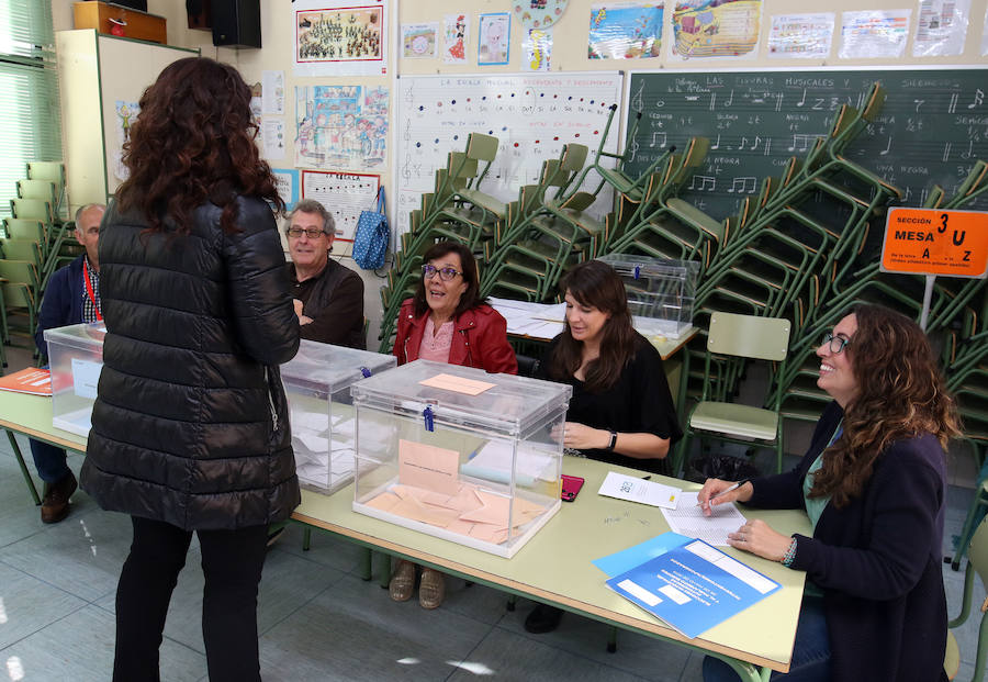 Fotos: Segovia vota en las elecciones municipales, autonómicas y europeas