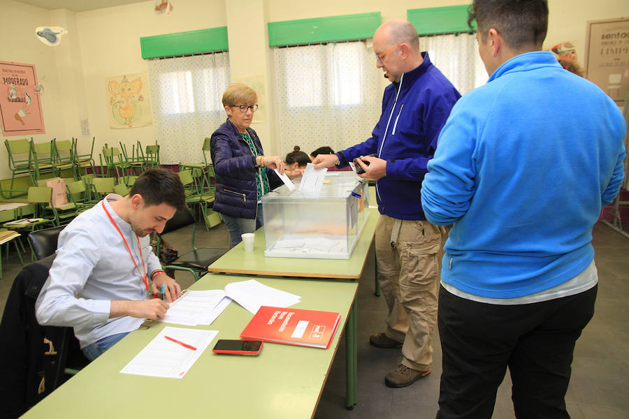 Fotos: Segovia vota en las elecciones municipales, autonómicas y europeas