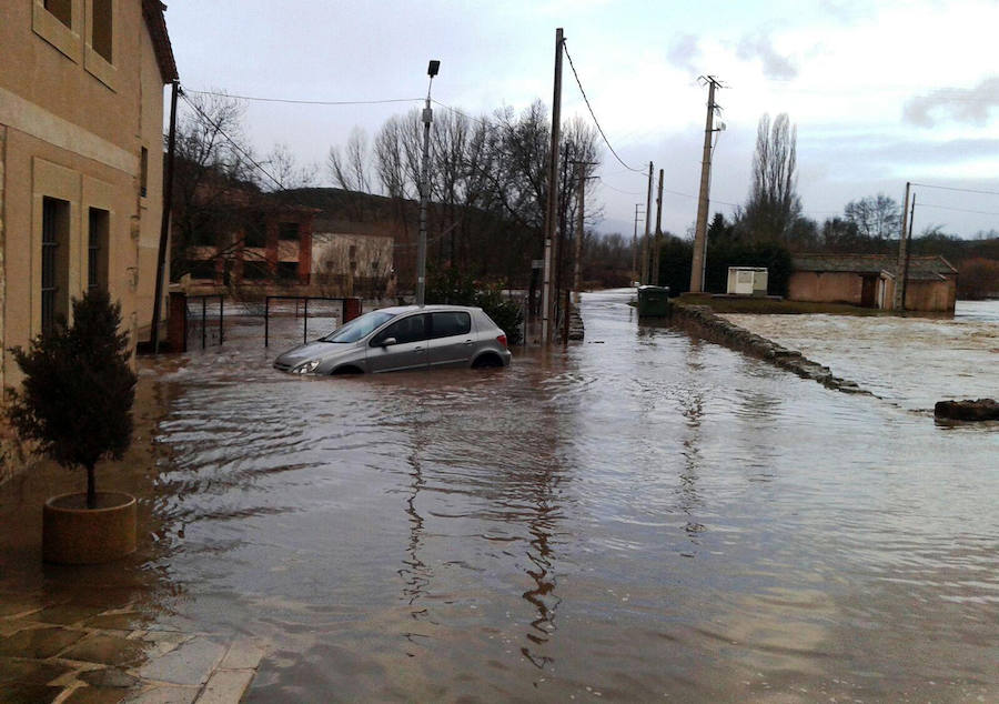 La zona donde se ubicarían las instalaciones, inundada por el agua.
