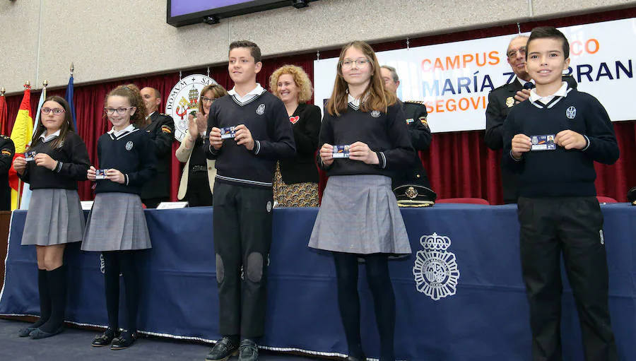 Fotos: Entrega de los carnets de ciberexpertos a alumnos de colegios de Segovia