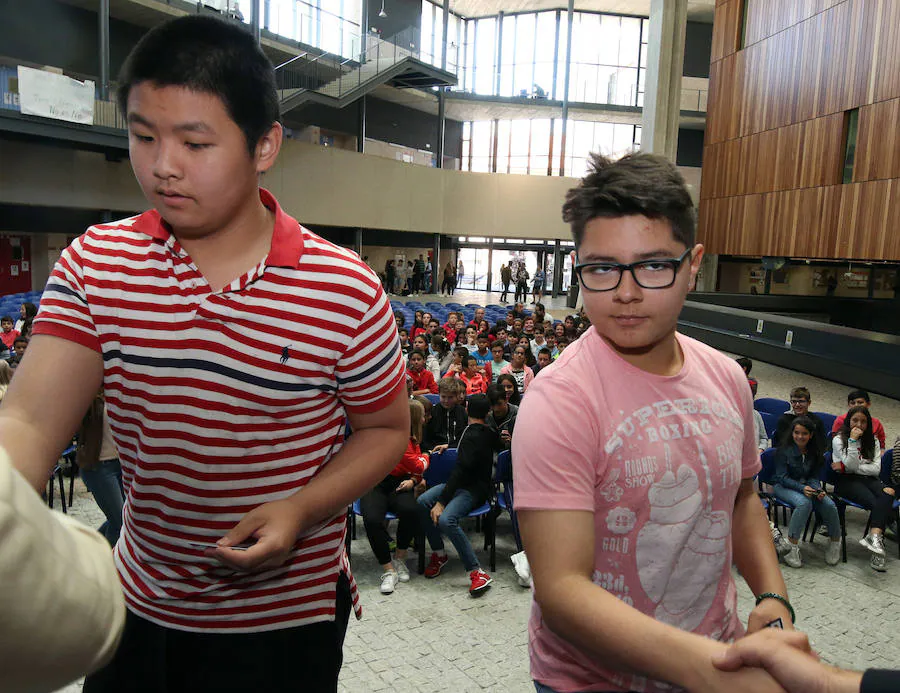 Fotos: Entrega de los carnets de ciberexpertos a alumnos de colegios de Segovia