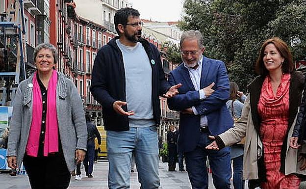 María José Larena, Alberto Bustos, Manuel Saravia y María Sánchez, integrantes de Valladolid Toma la Palabra. 