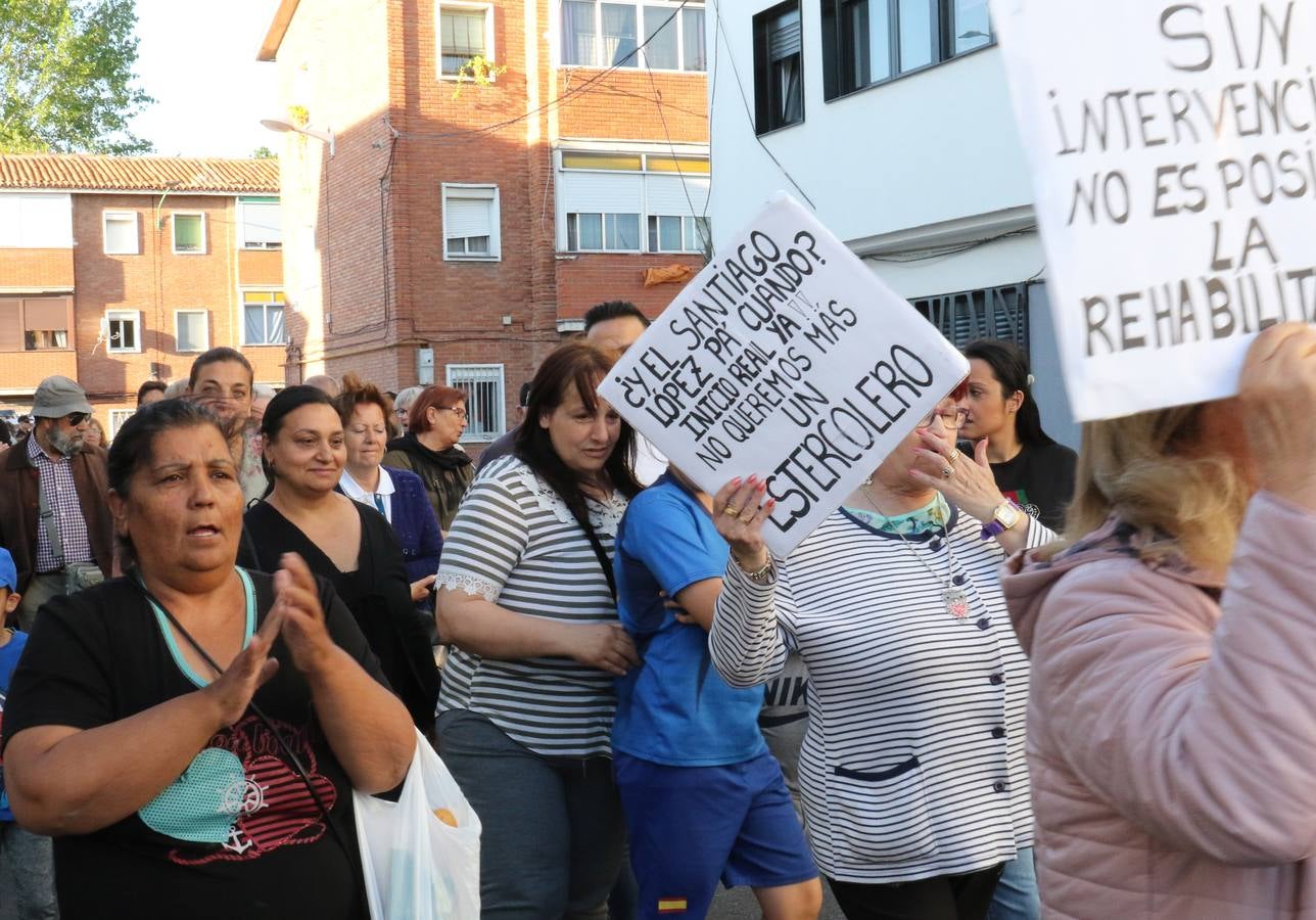 Denuncian el retraso en la creación de un centro social en el antiguo colegio Santiago López y el «mal acabado» de las obras ya ejecutadas en la primera fase