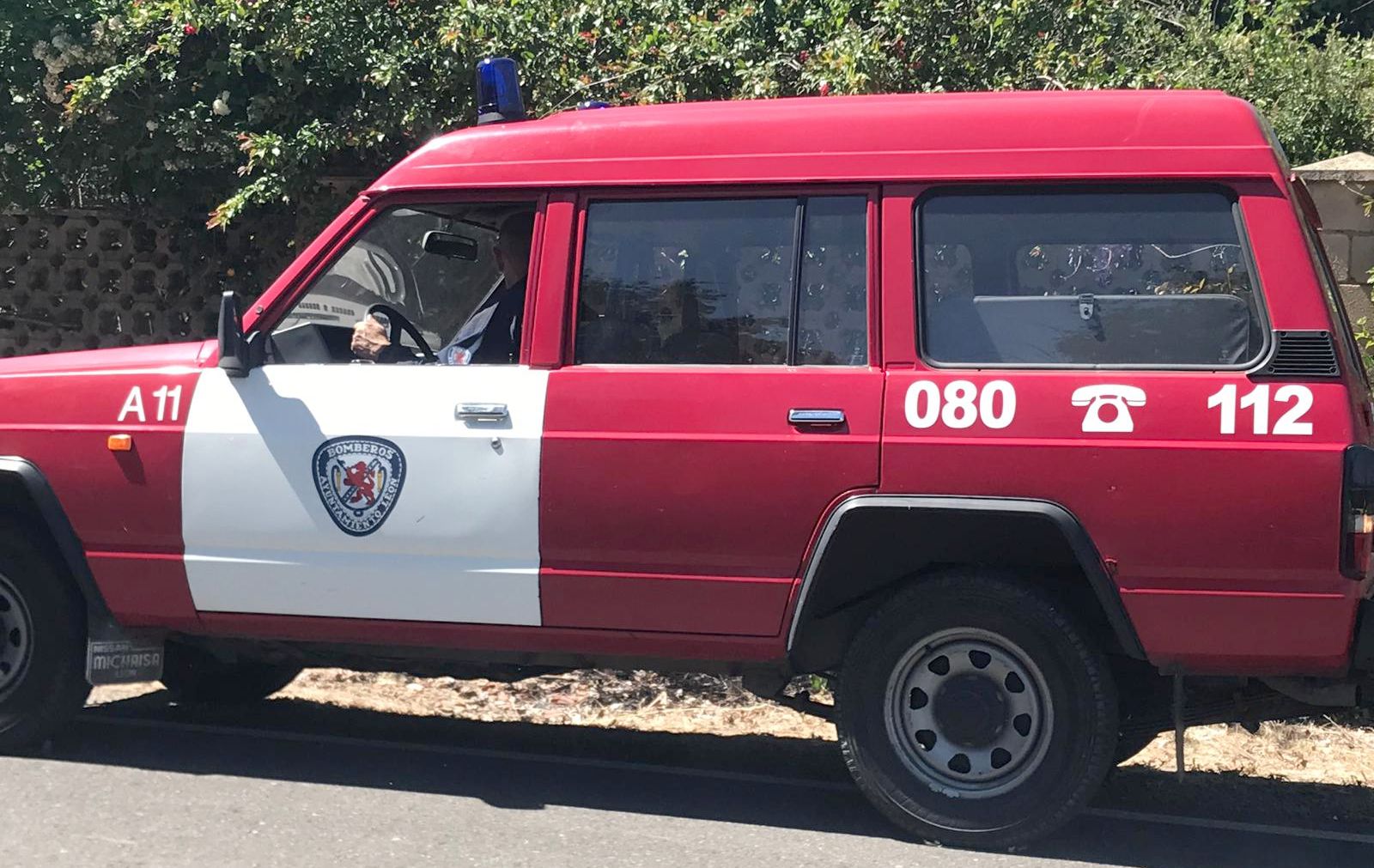 Equipos de Bomberos han tenido que actuar en el lugar | El accidente ha tenido lugar en la Avenida Paso de Villabalter