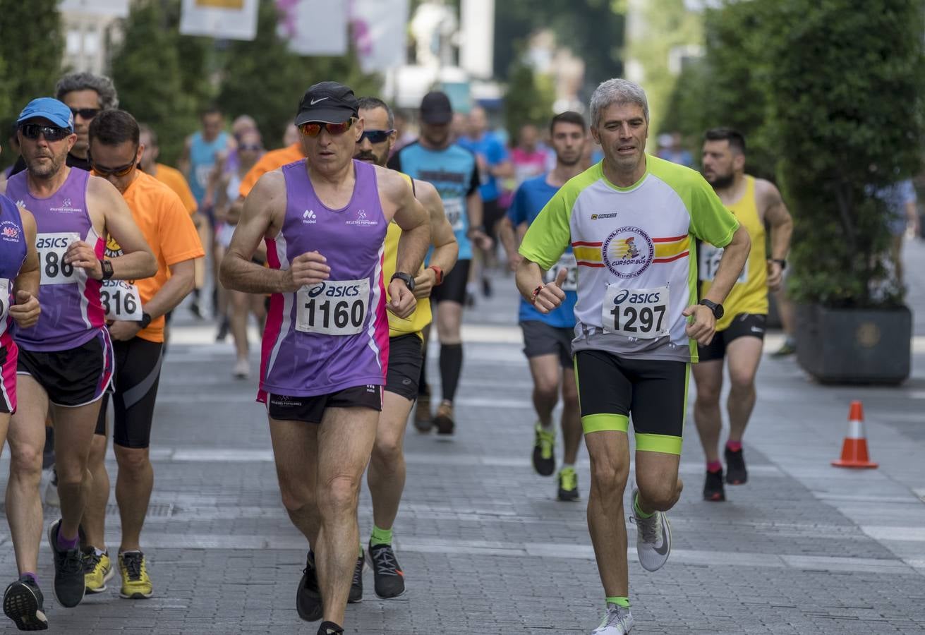 Fotos: Carrera popular en la Plaza Mayor