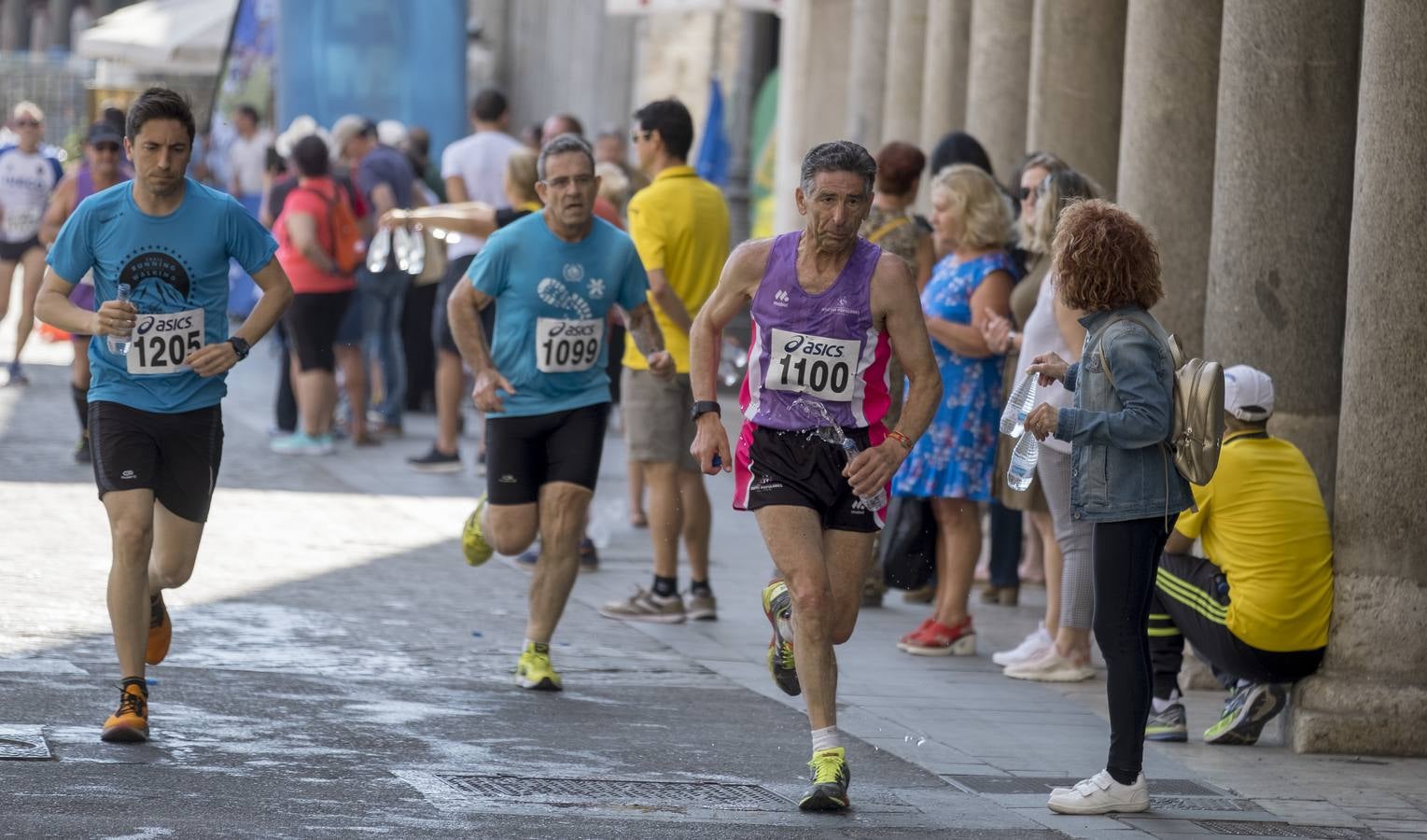 Fotos: Carrera popular en la Plaza Mayor