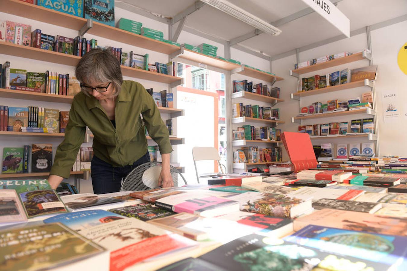 La Plaza Mayor de Valladolid acoge las casetas de la Feria de Libro con las novedades editoriales