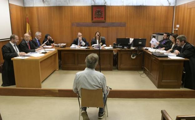 El conductor del tractor, Luis B. H., durante la primera jornada del juicio.