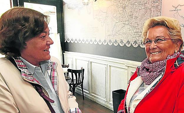Elena García Gil y Juana Borrego, de Femur, antes de la presentación de la feria. 