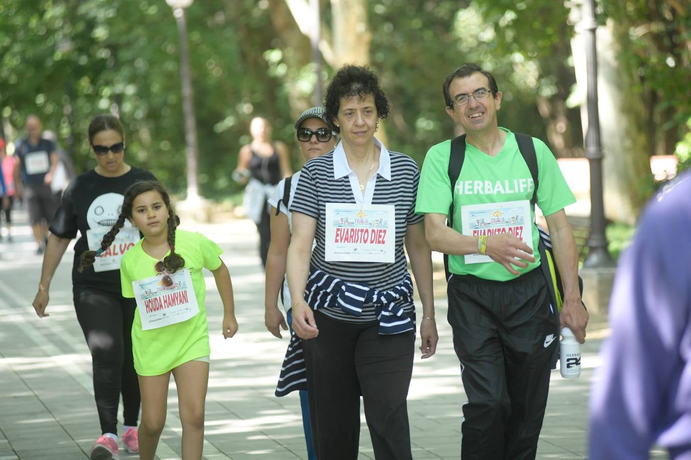 Más de 1.500 personas se han inscrito en esta marcha popular organizada de manera conjunta por El Norte de Castilla y por la Federación de Atletismo de Castilla y León con el espíritu de recorrer los algo más de cinco kilómetros del trazado por las calles más emblemáticas de la ciudad