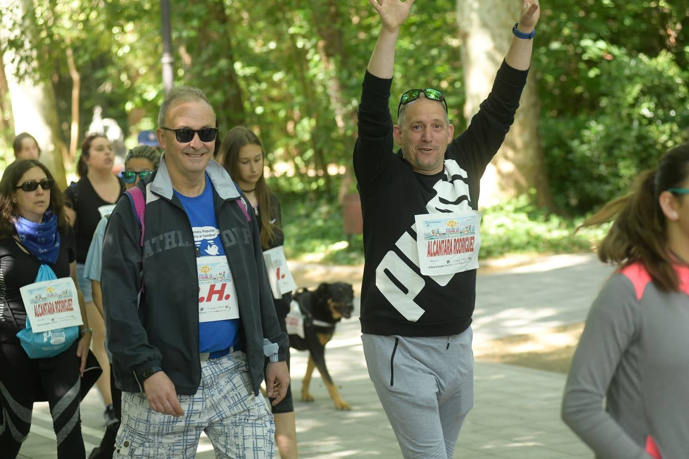 Más de 1.500 personas se han inscrito en esta marcha popular organizada de manera conjunta por El Norte de Castilla y por la Federación de Atletismo de Castilla y León con el espíritu de recorrer los algo más de cinco kilómetros del trazado por las calles más emblemáticas de la ciudad