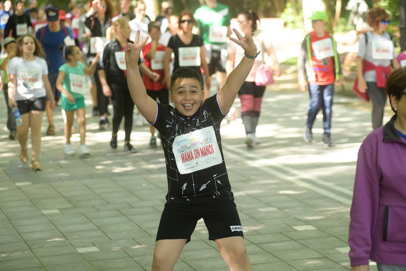 Más de 1.500 personas se han inscrito en esta marcha popular organizada de manera conjunta por El Norte de Castilla y por la Federación de Atletismo de Castilla y León con el espíritu de recorrer los algo más de cinco kilómetros del trazado por las calles más emblemáticas de la ciudad