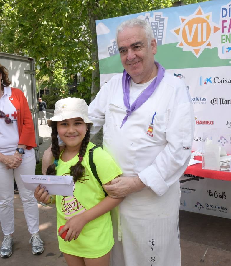 Tras aproximadamente una hora de recorrido han comenzado a llegar las familias de nuevo a meta, al Paseo de los Coches del Campo Grande, donde han podido disfrutar de una clase de zumba, para después reponer fuerzas con una degustación de un guiso de judías del Barco de Ávila elaboradas por el restaurante La Criolla