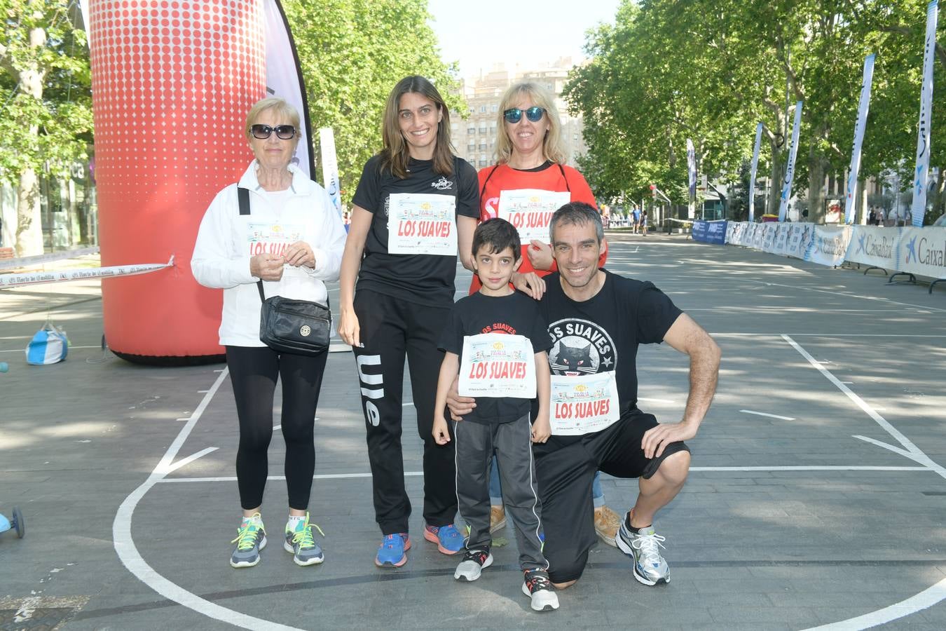 Tras aproximadamente una hora de recorrido han comenzado a llegar las familias de nuevo a meta, al Paseo de los Coches del Campo Grande, donde han podido disfrutar de una clase de zumba, para después reponer fuerzas con una degustación de un guiso de judías del Barco de Ávila elaboradas por el restaurante La Criolla