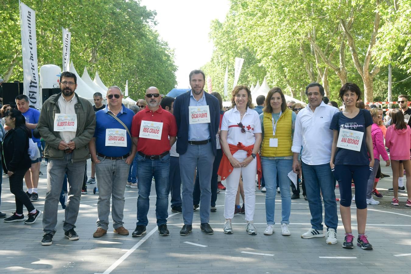 Más de 1.500 personas se han inscrito en esta marcha popular organizada de manera conjunta por El Norte de Castilla y por la Federación de Atletismo de Castilla y León con el espíritu de recorrer los algo más de cinco kilómetros del trazado por las calles más emblemáticas de la ciudad 