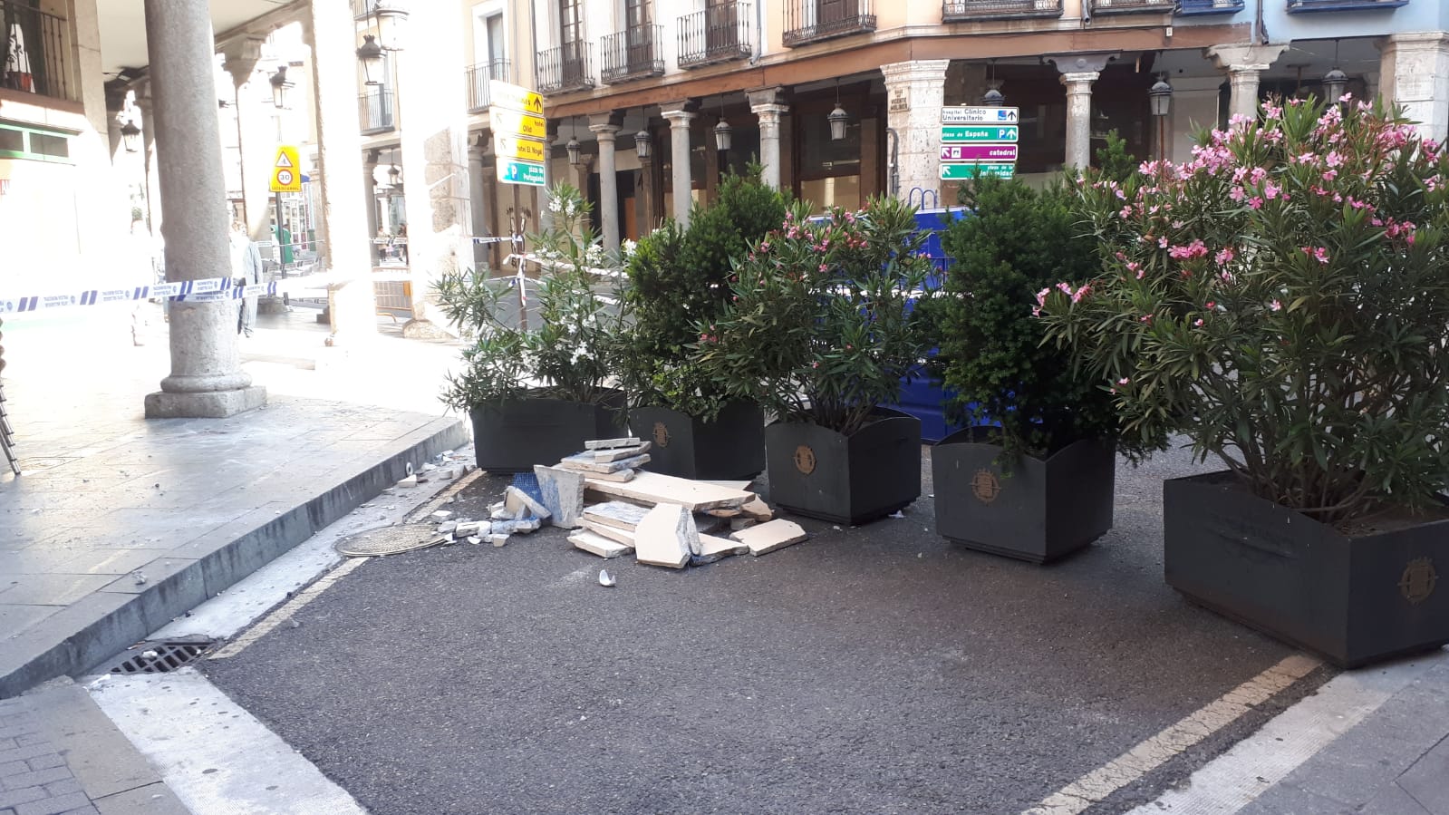 Dos mujeres, heridas tras caer cascotes de gran tamaño sobre una terraza de Valladolid