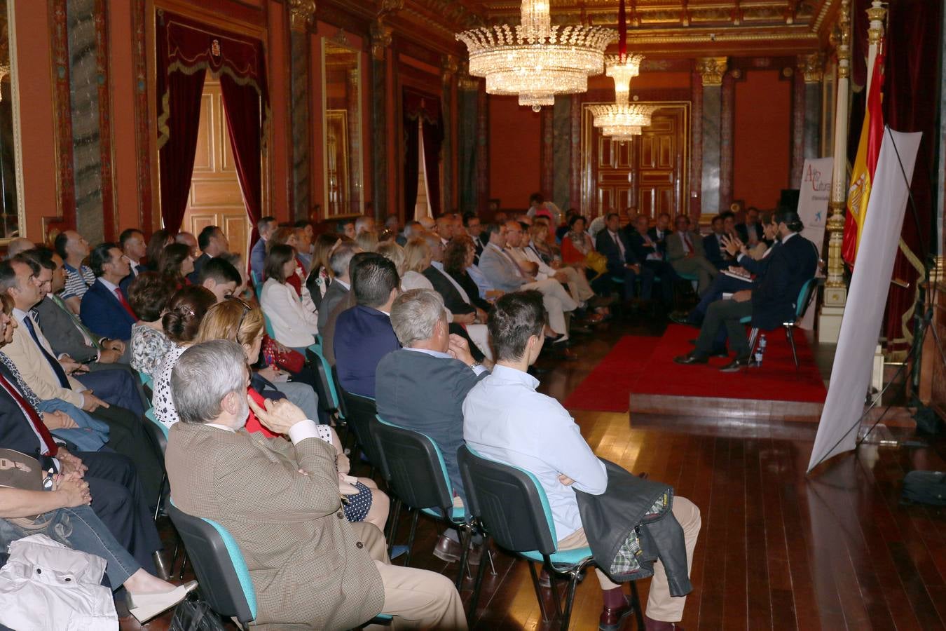 Los autores hablaron sobre la generación de las canas, la nueva edad que revolucionará en el futuro el modelo social