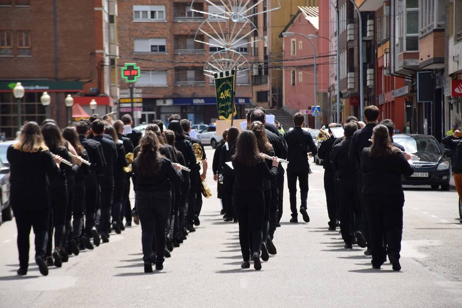 Fotos: Festival de bandas de música en Guardo
