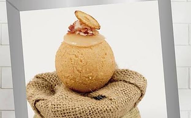 Buñuelo colombiano de sopas de ajo, pincho de oro del concurso.